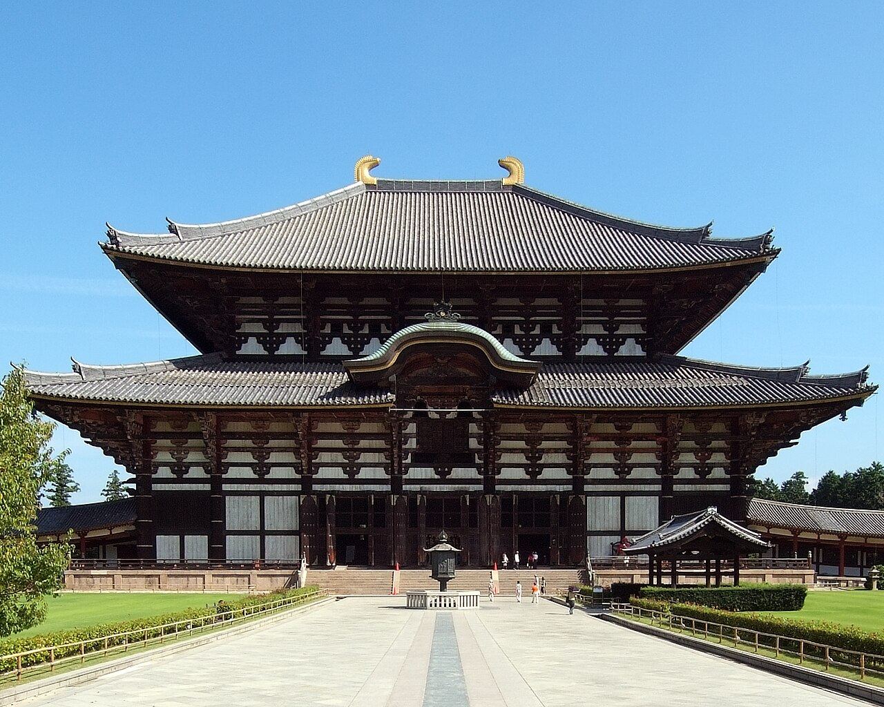 Tōdai-ji and its Great Buddha Hall